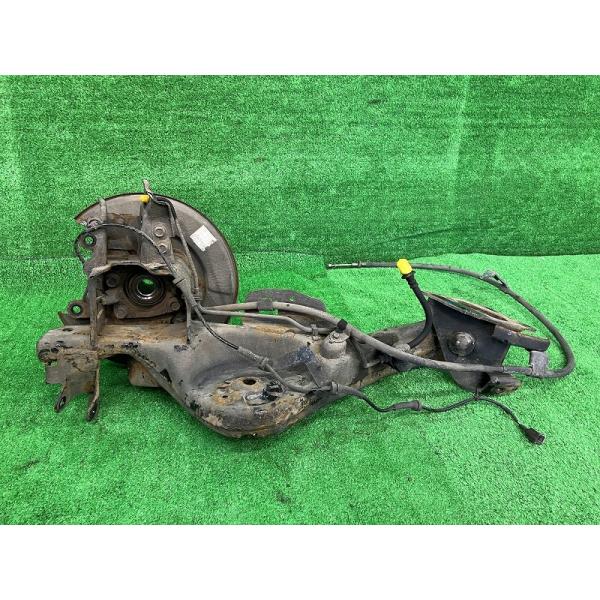 日産（NISSAN） エクストレイル NT31 左リアナックルハブ 20X 4WD
