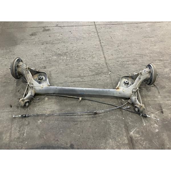 フィット GK3 リアアクスルビーム 13G Fパッケージ 42100-T5A-J64 NH700M ホンダ（HONDA） フィット GK3 リアアクスルビーム 13G Fパッケージ