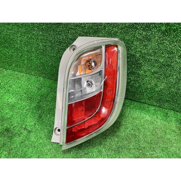 新品未使用ミライースDaihatsu テールライト 81561-B2410 左側 ダイハツ（DAIHATSU） ミライース LA310S 右テールランプ・テール