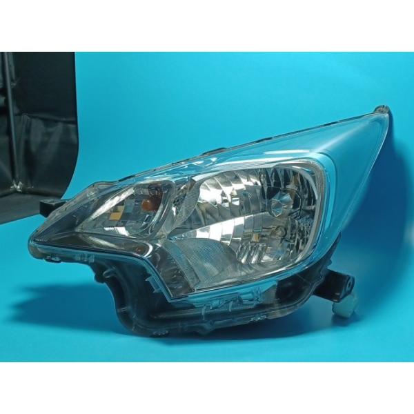 トヨタ（TOYOTA） コーティング済 ラクティス NCP125 左ヘッドランプ