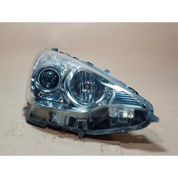 【中古】コーティング済  アクア NHP10 右ヘッドランプ・ヘッドライト S コイト 52-244 81110-52E61 1G3 szkelv_000001661810800