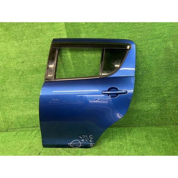 スイフト ZC72S 左リアドア XL セントラル M262 68004-71L00 ZRZ スズキ（SUZUKI） スイフト ZC72S 左リアドア XL セントラル M262