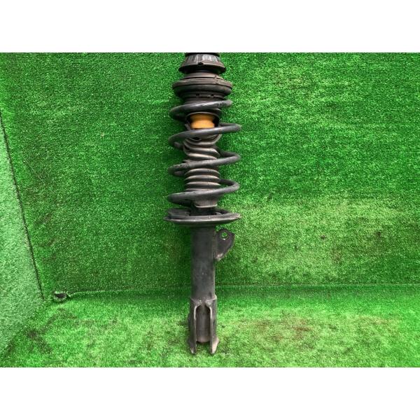 シエンタ NHP170G 右フロントストラット ハイブリッドG 7人 48510-52K40 8T7 トヨタ（TOYOTA） シエンタ NHP170G 右フロントストラット