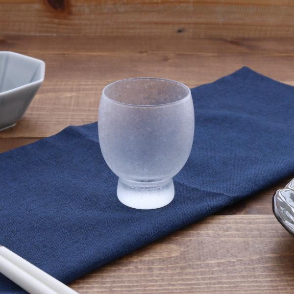 商品説明雪の結晶の様にキラキラときれいな冷酒グラス。高台のある持ちやすいデザイン。食前酒などにぴったり、ハレの日などの特別感のあるテーブルコーディネートにぴったり。商品詳細サイズ／直径5.7×6cm(ふくらみ部分)×高さ7.8cm（商品によ...