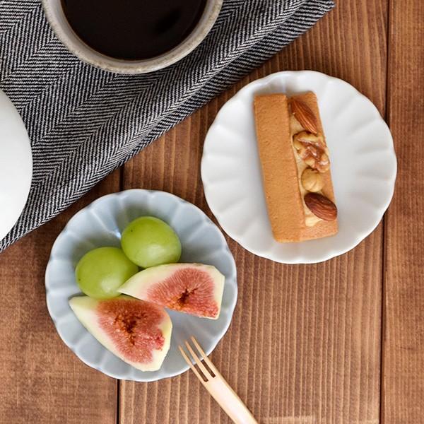 小皿 フラワープレート 10cm 小皿 醤油皿 漬物皿 副菜皿 お菓子皿 取り皿 おつまみ皿 お皿 和食器 プレート 白 おしゃれ モダン カフェ風 Kb 002 テーブルウェア イースト 通販 Yahoo ショッピング