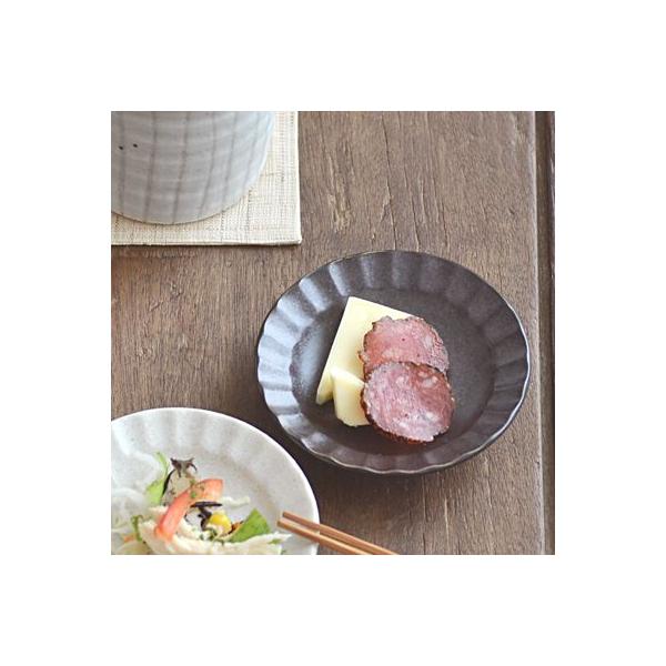 豆皿 醤油皿 しのぎ 3寸皿 黒鉄砂 和皿 小皿 お皿 和食器 しょうゆ皿 プレート 黒い食器 取り皿 おしゃれ 和モダン ブラック Buyee Buyee 提供一站式最全面最專業現地yahoo Japan拍賣代bid代拍代購服務 Bot Online