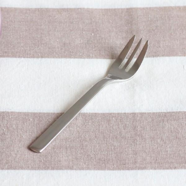 ケーキフォーク Savarin サヴァラン ステンレス おしゃれカトラリー 高品質 ホテル食器 フォーク おもてなし おうちごはん 洋食器 Ko 1004 0 テーブルウェア イースト 通販 Yahoo ショッピング