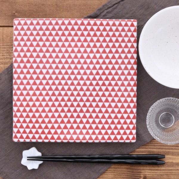 正角皿 19 7cm 赤 山もよう 和食器 プレート お皿 皿 中皿 角皿 四角いお皿 取り皿 刺身皿 盛り皿 デザートプレート デザート皿 ケーキ皿 菓子皿 サラダ皿 Kox 105 テーブルウェア イースト 通販 Yahoo ショッピング