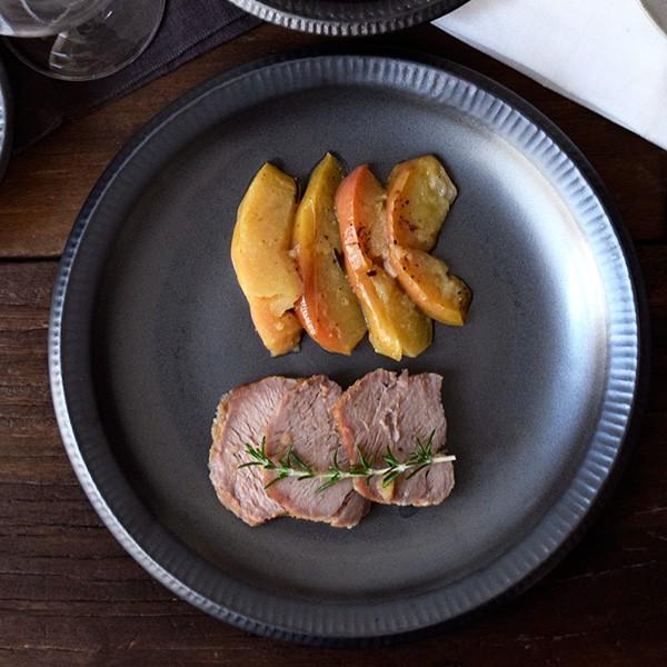 大皿 24 5cm 銀彩鉄結晶和食器 ディナープレート ワンプレート お皿 プレート パスタ皿 主菜皿 デザート皿 和の大皿 黒い食器 サラダ皿 おしゃれ カフェ食器 Ks 031 East Table 旧テーブルウェアイースト 通販 Yahoo ショッピング