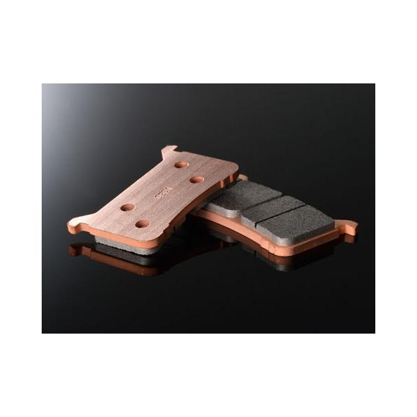 最高を追求する金握った分だけ上がる制動力！！指先の操作がマシンへリンクする…街乗り〜スポーツツーリングを想定し、メタル系パッドの常識を覆す素直なコントロール性を実現。指先に伝わる感覚を是非とも体感してください。