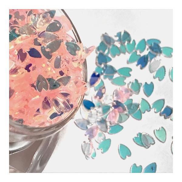 桜の花びらのホログラムY オーロラ ピンク 約1g 桃色 ネイル レジン封入 チェリーブロッサム サクラ 春モチーフ フラワー 花弁 和風 和モチーフ パーツ