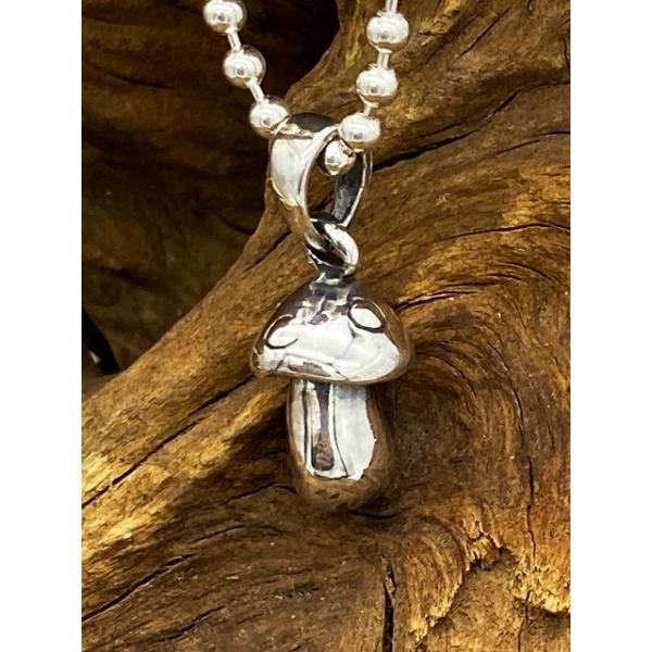 兎ときのこ柄　チェーントップ 兎ときのこ柄 チェーントップ 楽天市場】ペンダントトップ