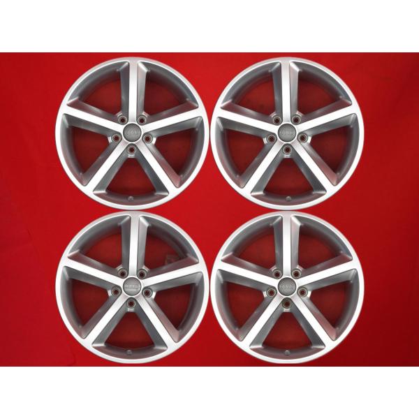 アウディ純正　RS4アバント　B7型シルバー　1/18 アウディ純正 RS4アバント B7型シルバー 1/18 アウディ純正 RS4