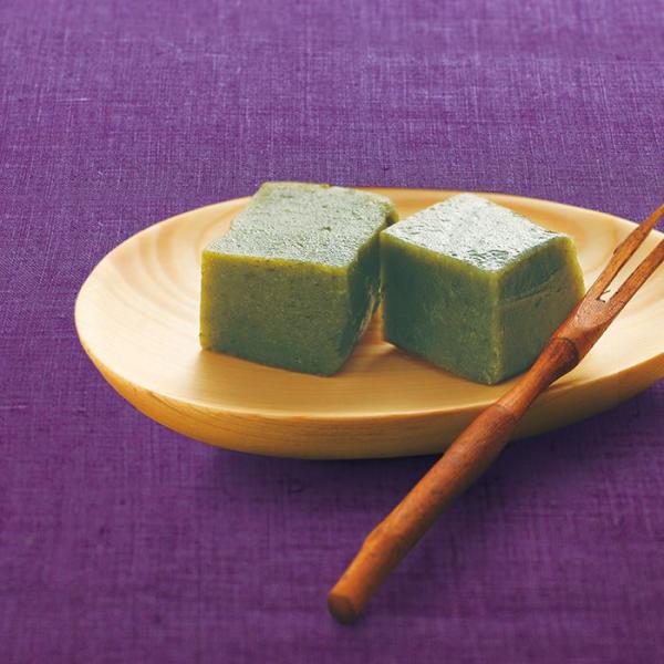 屋久島の自然の息吹をぎゅっと練り込んだ、名物よもぎ団子！