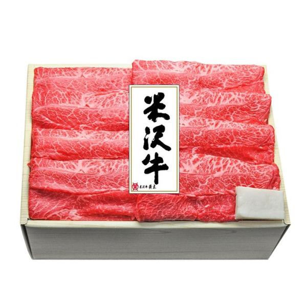 米沢牛黄木では、大正12年より代々受け継がれてきた門外不出の目利きの技で、数ある米沢牛の中から更に一級品を見極めています。米沢牛独特の深みのある味わいと、とろけるようなやわらかな食感を、すき焼でお楽しみください。