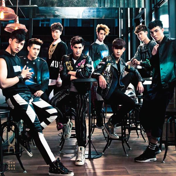 SpeXialの3枚目のアルバム「Dangerous」の慶功紀念版。特典：スタンドドール1個（全8種ランダムで入っていますので選べません。高さ：約28cm）両面大型フォトカード（歌詞ページ含全9枚。サイズ：28.5x28.5cm）■収録CD...