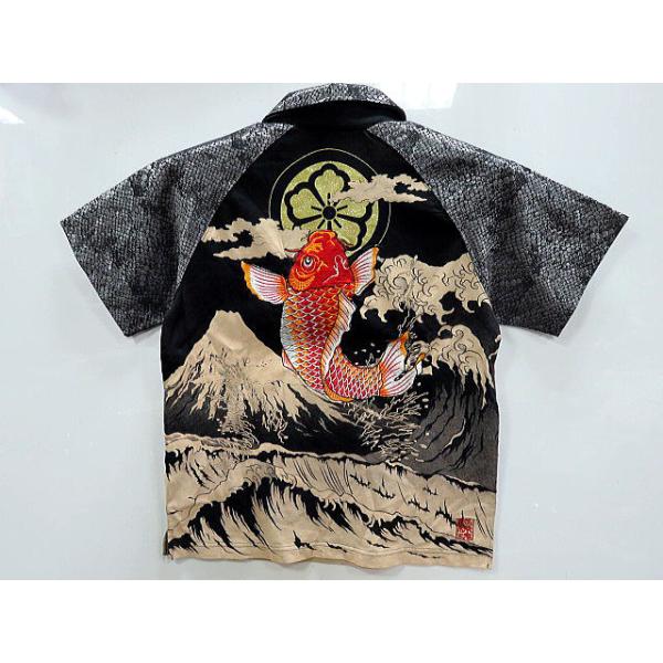 カラクリ魂 和柄  半袖ポロシャツ　緋鯉刺繍　パイソンレイヤード　KARAKURI カラクリ魂 和柄 半袖ポロシャツ 緋鯉刺繍 パイソンレイヤード