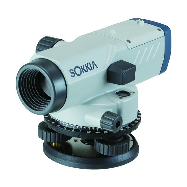 現場の標準機として定評のあるソキアB40A。24倍と対物32mmの明るい望遠鏡、スタジア比100で読み取りがスムーズ。最短合焦0.3m、1km往復標準偏差2.0mmの精度、IPX6相当の防塵防水で雨天や粉塵環境でも安心。水平目盛最小読取1度...
