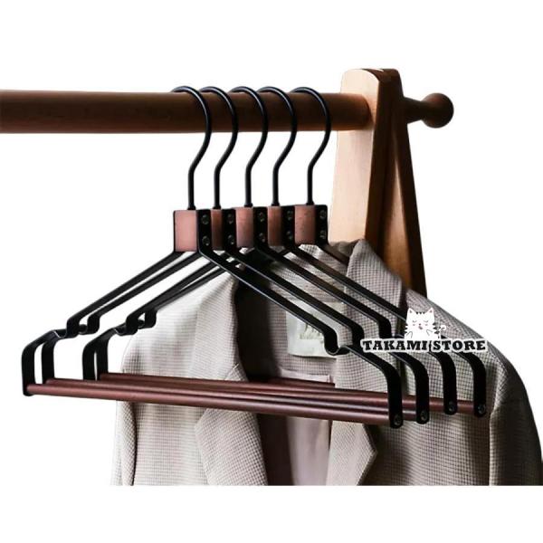 爆買 1.かわいくて実用的：幅広のショルダーハンガーは収納スペースを美しくします。 あらゆるサイズや形状のハンガーのもつれに別れを告げましょう。2.丈夫なハンガー: 厚く高品質の木材で作られたこれらの木製コートハンガーは、プラスチック製の布...