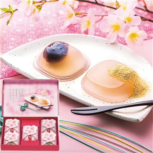 吉野本葛を使用し、桜の風味に仕立てたくずもちとくずまんじゅうを、桜のパッケージでまとめました。ご入学、ご卒業など、お祝いごとでのちょっとした贈り物に最適です。商品内容:●桜くずもち×３、桜くずまんじゅう×２化粧箱入配送状態:常温期間限定　春...