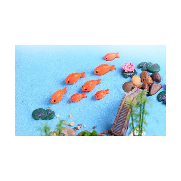 ■商品詳細セット内容：1体フィギュアサイズ：写真をご参考ください。材質：樹脂生産国：中国水槽などに入れて楽しめます。スノードームづくりにも重宝します。沈みますので、ご注意ください。