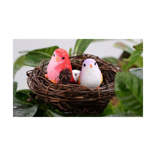 ■詳細セット内容：1羽フィギュアサイズ：約2.2＊3.0材質：樹脂生産国：中国■店長のコメントとても小さなスケールにもかかわらず、緻密でリアルな造形で感動をもらいます。車やお部屋のオブジェにはもちろん、ディスプレイ等のパーツ素材にもおすすめ...