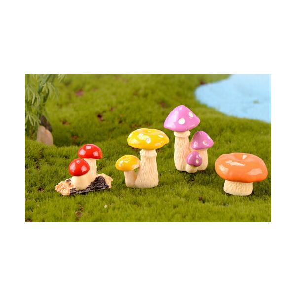 ■商品詳細セット内容：1個フィギュアサイズ：写真をご参考下さい。材質：樹脂生産国：中国少し大きめのきのこ模型です。立ちにくいので、苔の上で使用する場合は固定ピンを付けると飾りやすいです。固定ピンは当店でお買い求めできます。