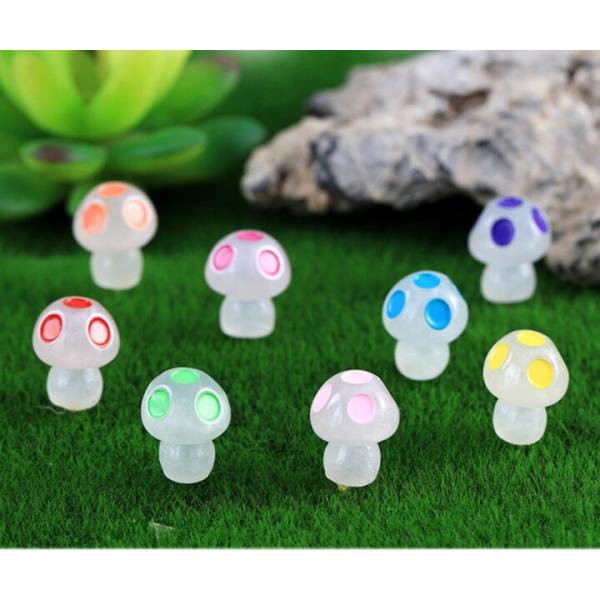 ■商品詳細セット内容：5個フィギュアサイズ：約1.4*1.8cm材質：樹脂生産国：中国ミニミニサイズなので、小さいガラスボールに入れて苔リウムを作るのに向いてます。自立して立ちにくいです。固定ピンを付けて苔に差し込むと安定します。固定ピンは...