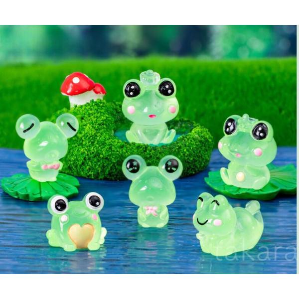 ■商品詳細セット内容：1〜6体フィギュアサイズ：写真をご参考ください。材質：樹脂生産国：中国水槽飾り、スノードームづくりに重宝するアイテムです。水の中では沈みますので、ご注意ください。