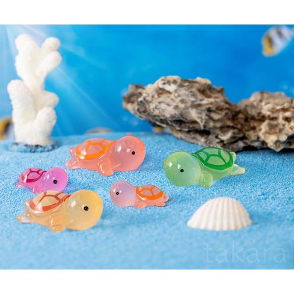 ■商品詳細セット内容：1体フィギュアサイズ：写真をご参考ください。材質：樹脂生産国：中国ミニミニサイズなので、小さいガラスボールに入れて苔リウムを作るのに向いてます。夜光ですが、それほどは光りません。