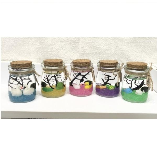 *イベント向け大量注文承ります。サイズ幅約5.5cm、高さ約8.3cm(蓋は含みません）キット内容・コルク蓋つきガラス容器・ミニフィギュア（2個）・天然ヤギ（天然ものですので、形や大きさはバラつきがあります。）・まりも1個・説明書まりもの育...