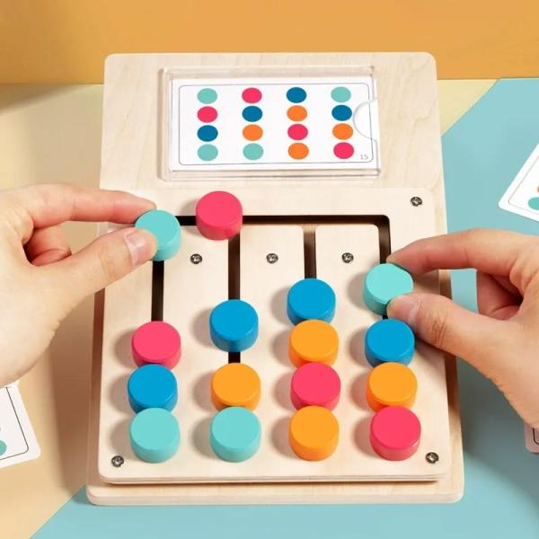 木製知育おもちゃ 4色ロジック思考トレーニングパズル 幼児用記憶力