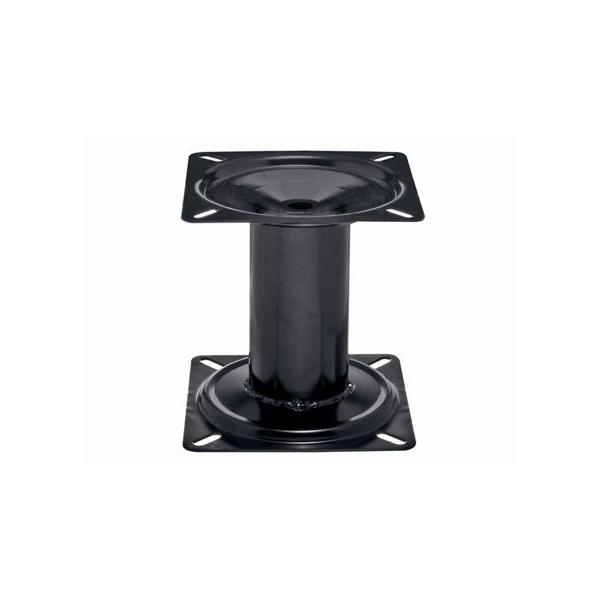 バスプロショップの7インチボートシート用ペデスタルです。ボートシートをデッキに固定するためのパーツで、高さは7インチ（17.5ｃｍ）です。サイズは上・下端のマウント部分が16.8ｃｍ×16.8ｃｍ、パイプ径が7.5ｃｍで、材質は鉄です。シー...