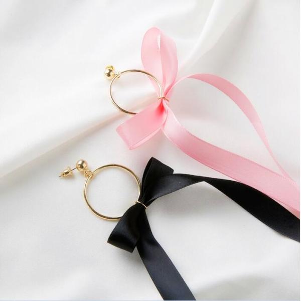 大きいリボン ピアス イヤリング 可愛いフープピアス アクセサリー サテン 長さ リボン サテンタイプ おしゃれイヤリング 2色可選 1a2b4 田木商品 通販 Yahoo ショッピング