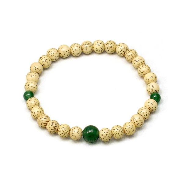 珠の素材：星月菩提樹 インドヒスイ仕立 6mm玉腕輪直径：6cm（男女兼用）内寸法：約16cm備考：プラスチックケース入り腕輪念珠は、厄除けや所願成就のお守りとして手首につける念珠です。菩提樹(ぼだいじゅ)は、お釈迦さまがその下で悟りを開か...