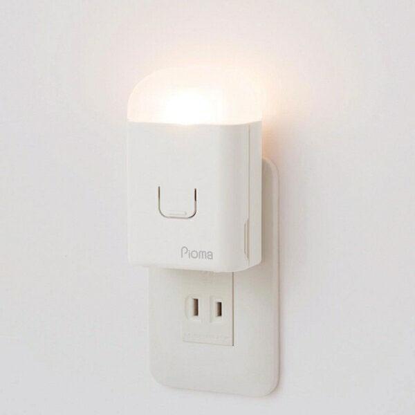 他サイト： Pioma　ピオマ　ここだよライトS　UGL3-W　コンセント充電式常備灯　地震対策グッズ　地震感知センサー搭載　懐中電灯 充電式　防災 非常灯 足元灯の商品画像