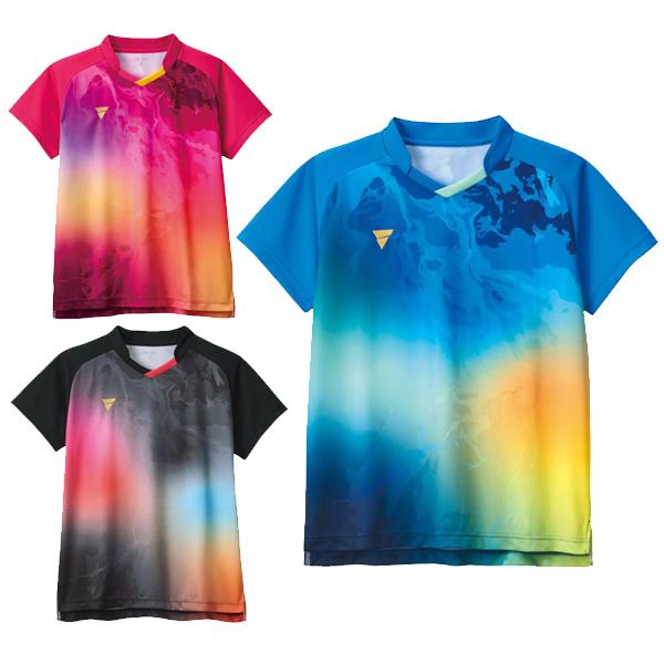 ・VICTASアドバイザリースタッフ、2026年度全日本選手権着用モデル 。 ・動きに合わせて表情を変える、印象的なグラデーショングラフィックを採用したゲームシャツ。・水流を思わせる有機的な柄表現が、スピード感と力強さを演出し、コート上で高...