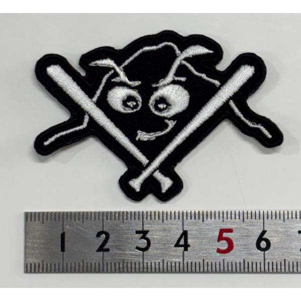 【メール便対応可】伊江島バッちゅー刺繍ワッペン・小ユニフォーム・Tシャツ・トートバックなどに貼り付け可能です＊素材：アーバンツイル／ポリエステル100％＊サイズ:(縦ｘ横）約4.5cm ×約6.3cm＊イメージは、添付の貼り付け参考写真参照...