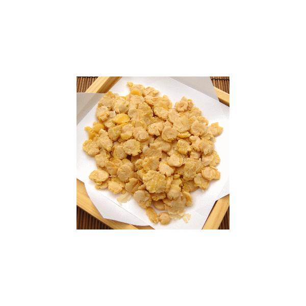 【商品名】押し大豆【内容量】100g【原材料】大豆（分別生産流通管理済み）【原産国】日本【賞味期限】未開封約6ヶ月【使用方法】お味噌汁や炒め物など幅広く料理に使えます。(※要加熱)【保存方法】高温多湿、直射日光を避け涼しい所に保管してくださ...
