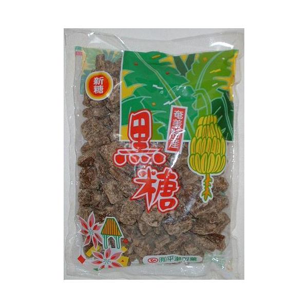 【商品名】 奄美の黒糖（加工黒糖）【内容量】800g【賞味期限】未開封約６ヶ月／開封時３ヶ月【使用方法】料理にお使いください【原材料】さとうきび、原料糖【保存方法】直射日光、高温多湿を避けて涼しい場所に保存して下さい。【原産国】日本