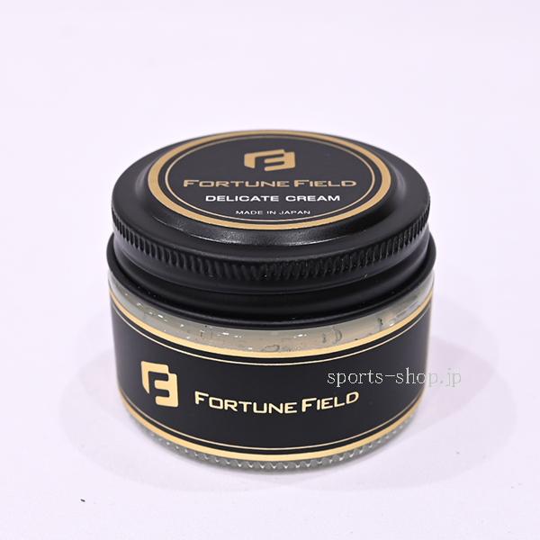 植物性のアボカドオイル配合で革に優しく、乾燥したグラブ・ミットに潤いを与えます。また、劣化防止の効果もあります。【 使用方法 】●汚れを落としてから布やスポンジで適量を取りグラブ全体になじませるように薄く塗り伸ばしてご使用ください。クリーム...