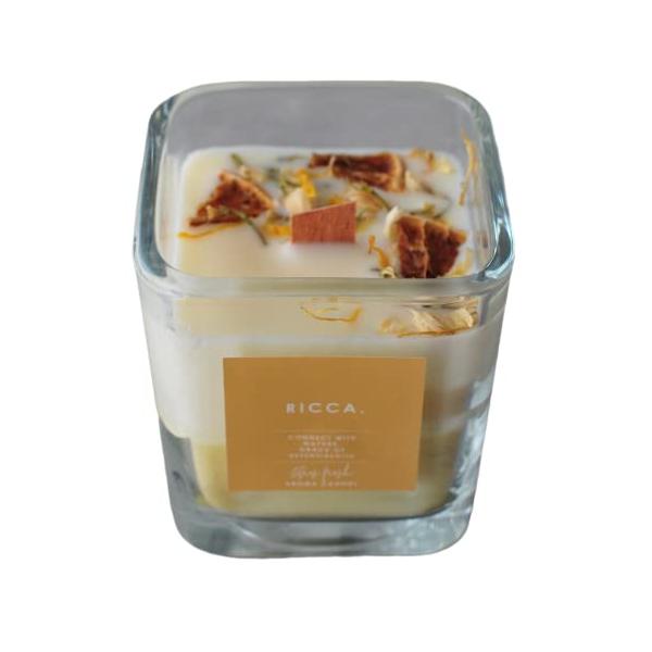 【ご購入後の当店からの連絡はご登録のメールアドレスに通知いたします。必ずご確認ください】◆フレッシュで甘い柑橘系の香り◆シトラスのフレッシュな甘さと、どこか懐かしさを感じる初々しい果実の香りは、気分をスッキリさせ前向きな気持に切り替えてくれ...