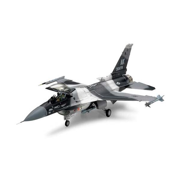 戦闘機　プラモデル完成品　タミヤ　1/48 F-16CJ タミヤ 傑作機シリーズ 1/48 No.106 F-16C/N アグレッサー