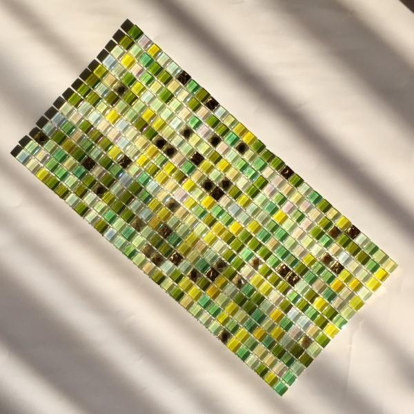 ガラスタイル グリーン 10mm角 ハーフシート クラフト用