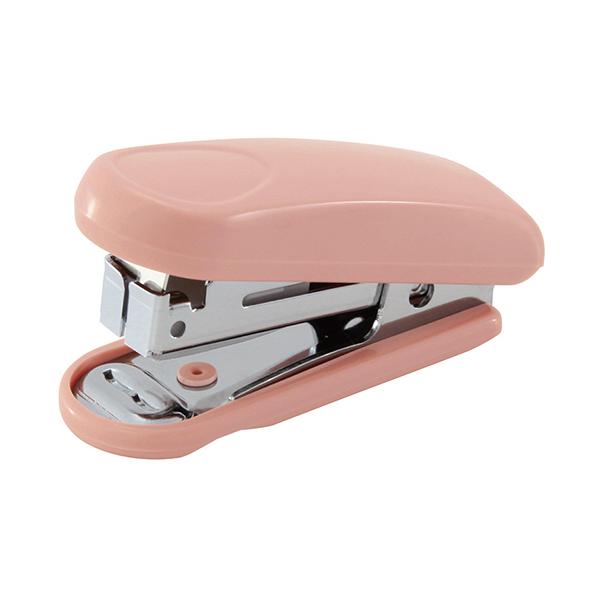 メーカー：マックス　 品番：HD-10P/KP  デスク周りをスッキリ保てる！コンパクトサイズのホッチキス。　　＜イメージ＞＜収納イメージ＞<BR>※お届けの商品はくすみピンクになります。