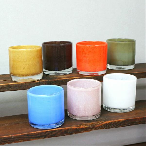 ビンテージ感のある、ハンドメイドの器です。 サイズ：W8×H8cm材　質：ガラス  注意事項   製品の性質上、形や色に個体等があります。予めご了承ください。