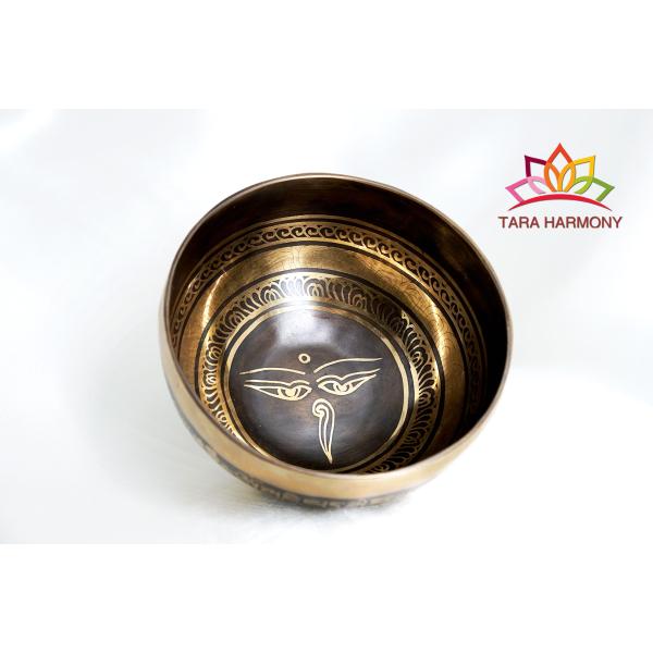 ■直径：14cm ■重量：601g■倍音構成：D#4,A#5,C#6（★美音ランク）例）D#4は音階のレ＃で、ピアノの鍵盤中央音域４の高さ　　基音（最も低い音）がD#4で、その上にA#5,C#6の倍音が主に重なっている音色です。★ソルフェジ...