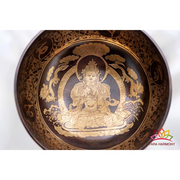 ■直径：22cm ■重量：1013ｇ■倍音構成：E3,A#4,A5（★★超美音ランク）　例）A#4は音階のラ＃で、ピアノの鍵盤中央音域4の高さ。　　E3が基音（最も低い音）でその上に倍音としてA#4,A5が主に重なった音色です。※揺らぎがあ...