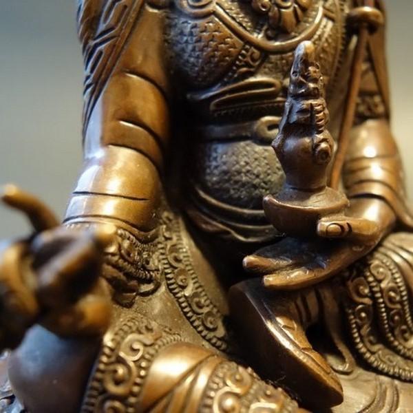 仏像 蓮華生大師 パドマサンバヴァ グルリンポチェ 銅製 22 5cm 送料無料 Buyee 日本代购平台 产品购物网站大全 Buyee一站式代购 Bot Online
