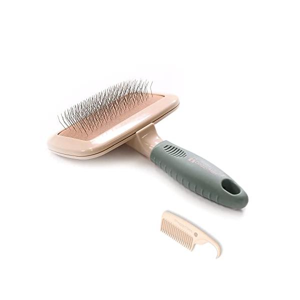 サイズ：3.Mサイズスタイル：1.角型抜け毛やムダ毛を根元からしっかりかき取るスリッカーブラシ。ふわっと仕上げるのに便利。細目のステンレスピンが毛の根元をかき分けて、抜け毛を除去。お掃除クシ付きクッション入りラバーを採用。ピンの肌へのあたり...